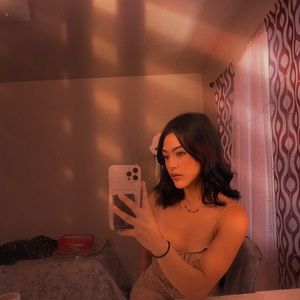 Meet your Posher, Demi